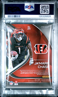 Ja'Marr Chase 2021 Panini Spectra Patch Auto-Neon Purple 16/30 #211 PSA 8-2
