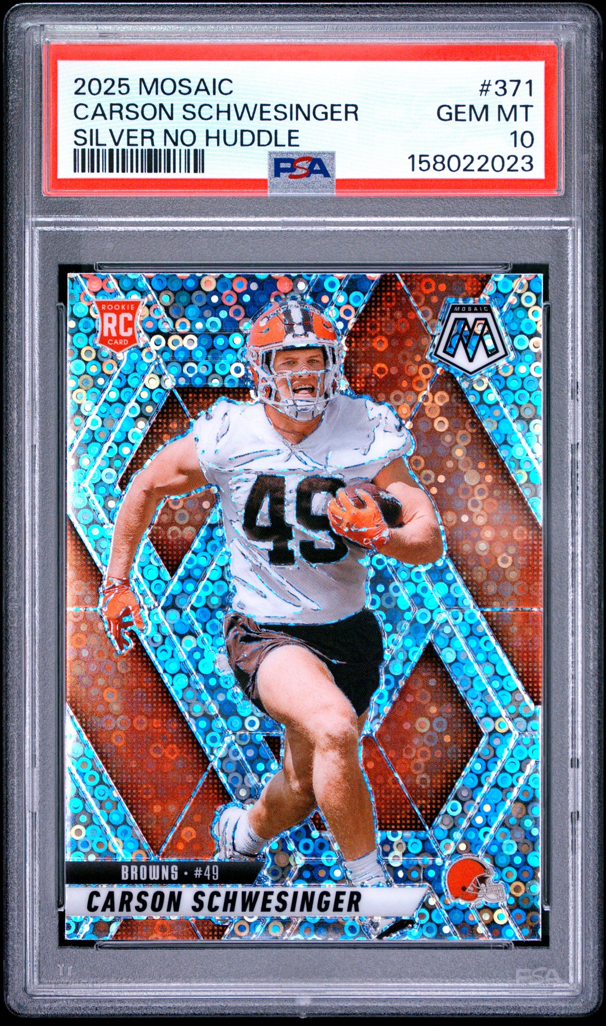 Carson Schwesinger 2025 Panini Mosaic Silver No Huddle #371 PSA 10