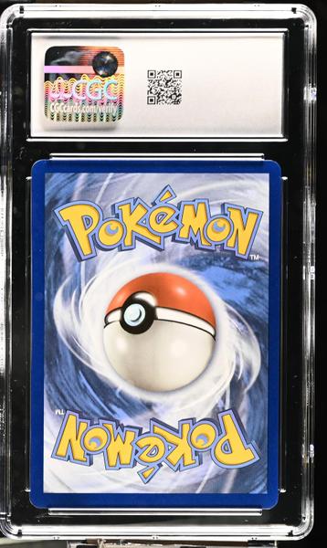 Umbreon POP Series 5, Holo 2021 Celebrations - Classic Coll. #17/17 CGC 9-2